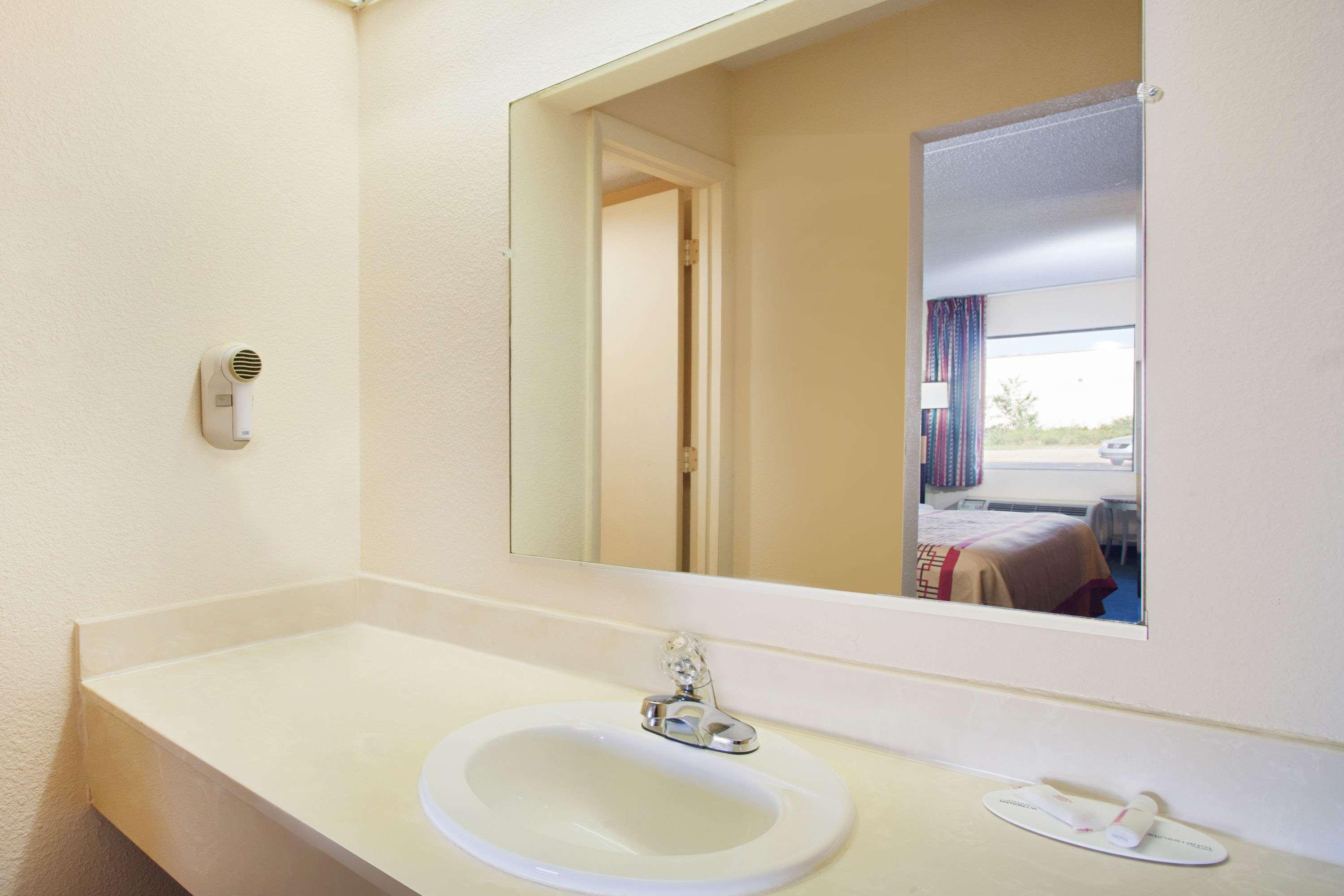 Days By Wyndham Greeneville